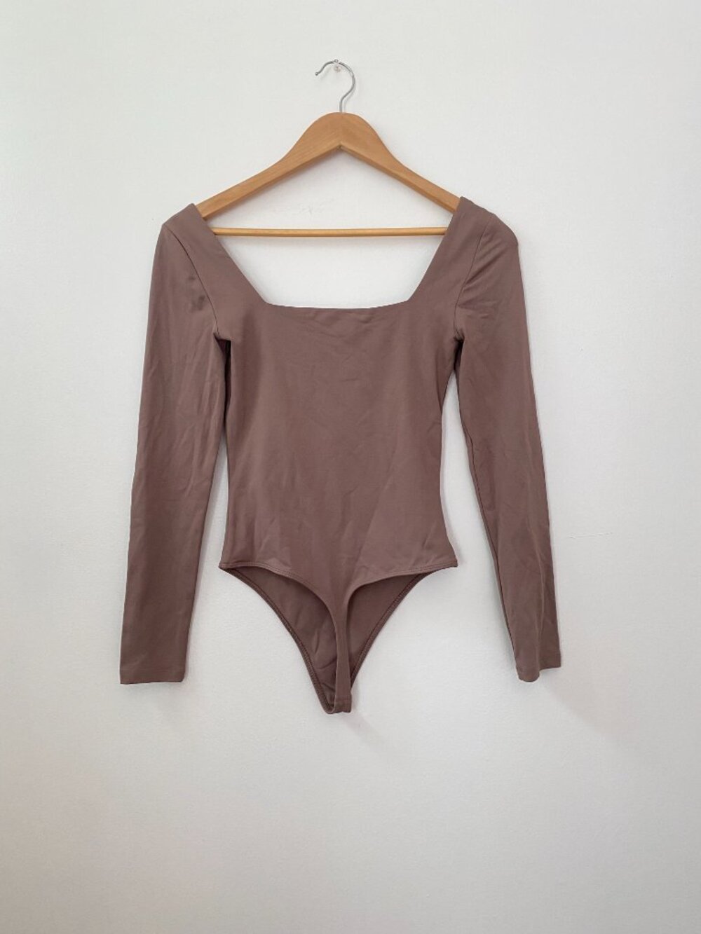 Babaton Contour Squareneck Longsleeve Bodysuit - Picture 2 of 4